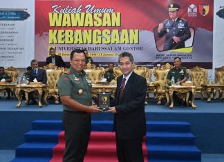 Sempat Bercita-Cita Mondok di Gontor, Kini PangdamV/Brawijaya Jadi Pemateri Wawasan Kebangsaan di Universitas Darussalam Gontor Sempat Bercita-Cita Mondok di Gontor, Kini PangdamVBrawijaya Jadi Pemateri Wawasan Kebangsaan di Universitas Darussalam Gontor