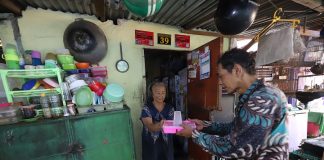 Tetapkan 18.818 Penerima, Pemkot Surabaya juga Luncurkan Aplikasi Permakanan Permudah Monitoring Tetapkan 18.818 Penerima, Pemkot Surabaya juga Luncurkan Aplikasi Permakanan Permudah Monitoring