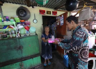 Tetapkan 18.818 Penerima, Pemkot Surabaya juga Luncurkan Aplikasi Permakanan Permudah Monitoring Tetapkan 18.818 Penerima, Pemkot Surabaya juga Luncurkan Aplikasi Permakanan Permudah Monitoring