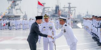 Wagub Jatim Emil Dardak Sebut Peringatan Hari Dharma Samudera 2023 Jadi Pengingat Perjuangan Kekuatan Militer Kelautan Jaga NKRI Wagub Jatim Emil Dardak Sebut Peringatan Hari Dharma Samudera 2023 Jadi Pengingat Perjuangan Kekuatan Militer Kelautan Jaga NKRI