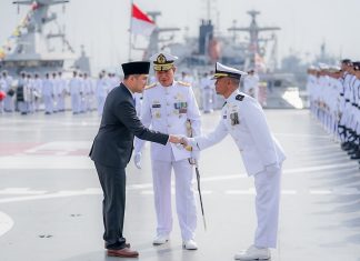 Wagub Jatim Emil Dardak Sebut Peringatan Hari Dharma Samudera 2023 Jadi Pengingat Perjuangan Kekuatan Militer Kelautan Jaga NKRI Wagub Jatim Emil Dardak Sebut Peringatan Hari Dharma Samudera 2023 Jadi Pengingat Perjuangan Kekuatan Militer Kelautan Jaga NKRI
