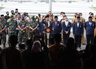 Ratusan PPS Pemilu 2024 Resmi Dilantik, Wali Kota Surabaya Eri Cahyadi Ajak Warga Surabaya Gunakan Hak Pilihnya