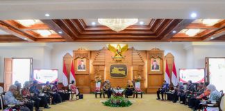 Terima Dubes RI Untuk Jepang, Gubernur Jawa Timur Khofifah Diskusikan KEK (Kawasan Ekonomi Khusus) Recycling Metal dan Perluas Promosi Produk Jatim di Jepang Terima Dubes RI Untuk Jepang, Gubernur Khofifah Diskusikan KEK (Kawasan Ekonomi Khusus) Recycling Metal dan Perluas Promosi Produk Jatim di Jepang