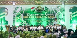 Hadiri Resepsi 1 Abad NU Kraksaan Probolinggo, Wagub Emil tegaskan Resolusi Jihad dan Keimanan Jadi Pondasi Keutuhan NKRI Hadiri Resepsi 1 Abad NU Kraksaan Probolinggo, Wagub Emil Resolusi Jihad dan Keimanan Jadi Pondasi Keutuhan NKRI