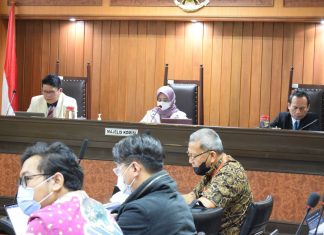 Pakar Ekonomi Hadir Sebagai Ahli Dalam Sidang Migornas Di KPPU Pakar Ekonomi Hadir Sebagai Ahli Dalam Sidang Migornas Di KPPU