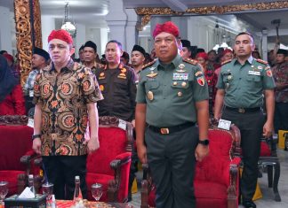 Pangdam Brawijaya Dampingi Kunjungan Kerja Menkopolhukam dan Menteri Keuangan di Sumenep Pangdam Brawijaya Dampingi Kunjungan Kerja Menkopolhukam dan Menteri Keuangan di Sumenep