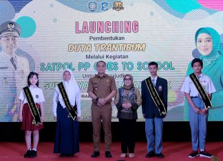 Pemkot Surabaya Lantik Duta Trantibum di Sekolah, untuk Cegah Aksi Balap Liar dan Tawuran Remaja Pemkot Surabaya Lantik Duta Trantibum di Sekolah, untuk Cegah Aksi Balap Liar dan Tawuran Remaja