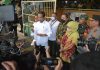 Presiden Jokowi Nyatakan Harga Minyakita dan Beras di Pasar Wonokromo Surabaya Sesuai HET Presiden Jokowi Nyatakan Harga Minyakita dan Beras di Pasar Wonokromo Surabaya Sesuai HET