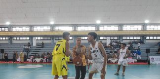 Ratusan Pelajar se-Surabaya Raya Berebut Piala Walikota di Kejuaran Bola Basket Ratusan Pelajar se-Surabaya Raya Berebut Piala Walikota di Kejuaran Bola Basket