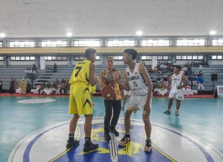 Ratusan Pelajar se-Surabaya Raya Berebut Piala Walikota di Kejuaran Bola Basket Ratusan Pelajar se-Surabaya Raya Berebut Piala Walikota di Kejuaran Bola Basket