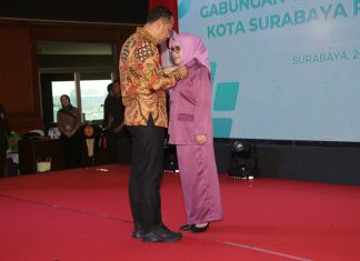 Rini Indriyani Istri Wali Kota Eri Dilantik Jadi Ketua Umum GOW, Siap Jadi Motor Penggerak Organisasi Wanita di Surabaya Rini Indriyani Istri Wali Kota Eri Dilantik Jadi Ketua Umum GOW, Siap Jadi Motor Penggerak Organisasi Wanita di Surabaya