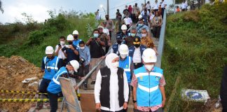 Saluran Kabel Tegangan Tinggi (SKKT) 150 KV di SURAMADU Selesei, Gubernur Khofifah Sampaikan Terima Kasih ke PLN karena Pasokan Listrik Madura Sudah Normal Lagi Saluran Kabel Tegangan Tinggi (SKKT) 150 KV di SURAMADU Selesei, Gubernur Khofifah Sampaikan Terima Kasih ke PLN karena Pasokan Listrik Madura Sudah Normal Lagi