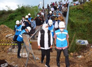Saluran Kabel Tegangan Tinggi (SKKT) 150 KV di SURAMADU Selesei, Gubernur Khofifah Sampaikan Terima Kasih ke PLN karena Pasokan Listrik Madura Sudah Normal Lagi Saluran Kabel Tegangan Tinggi (SKKT) 150 KV di SURAMADU Selesei, Gubernur Khofifah Sampaikan Terima Kasih ke PLN karena Pasokan Listrik Madura Sudah Normal Lagi