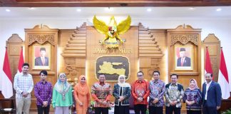 Sambut Chief Minister of Selangor, Gubernur Khofifah Bahas Peningkatan Kerjasama Sektor Ekonomi hingga Pertanian Sambut Chief Minister of Selangor, Gubernur Khofifah Bahas Peningkatan Kerjasama Sektor Ekonomi hingga Pertanian