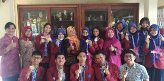 Siswa Jatim Borong Gold Medal Bidang Innovative dan Environmental Science di AISEEF IYSA Siswa Jatim Borong Gold Medal Bidang Innovative dan Environmental Science di AISEEF IYSA