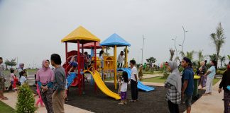 Surabaya Kian Hijau dengan 949 Taman, 169 Diantaranya Dilengkapi Bermain Anak Surabaya Kian Hijau dengan 949 Taman, 169 Diantaranya Dilengkapi Bermain Anak