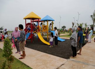 Surabaya Kian Hijau dengan 949 Taman, 169 Diantaranya Dilengkapi Bermain Anak Surabaya Kian Hijau dengan 949 Taman, 169 Diantaranya Dilengkapi Bermain Anak