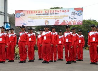 Wali Kota Eri Cahyadi Bentuk Karakter Anak Hebat Surabaya di Sekolah Kebangsaan di Lanudal Juanda Wali Kota Eri Cahyadi Bentuk Karakter Anak Hebat Surabaya di Sekolah Kebangsaan di Lanudal Juanda