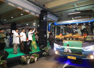 Wali Kota Eri Cahyadi Berangkatkan 68 Bus dengan Ribuan Jamaah ke Harlah Satu Abad NU Wali Kota Eri Cahyadi Berangkatkan 68 Bus dengan Ribuan Jamaah ke Harlah Satu Abad NU