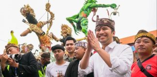 Berangkatkan Ogoh-Ogoh di Bromo Pasuruan, Wagub Emil Sebut Pawai Ini Langkah Awal Bagi Tengger Cultural Center Berangkatkan Ogoh-Ogoh di Bromo Pasuruan, Wagub Emil Sebut Pawai Ini Langkah Awal Bagi Tengger Cultural Center