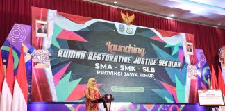 Pertama Kali Rumah Restorative Justice Sekolah SMA-SMK-SLB Jatim, Gubernur Khofifah: Upaya Penyelesaian Masalah Pelajar Berbasis Filterisasi Kearifan Lokal Pertama Kali Rumah Restorative Justice Sekolah SMA-SMK-SLB Jatim, Gubernur Khofifah Upaya Penyelesaian Masalah Pelajar Berbasis Filterisasi Kearifan Lokal