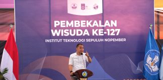 Di Hadapan Calon Wisudawan ITS ke-127, Wali Kota Eri Bagikan Pengalaman Hadapi Tantangan Dunia Kerja