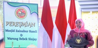 Resmikan Masjid dan Warung Bebek Sinjay, Gubernur Khofifah Dorong Perkembangan Usaha Kuliner untuk Tingkatkan Ekonomi Masyarakat Resmikan Masjid dan Warung Bebek Sinjay, Gubernur Khofifah Dorong Perkembangan Usaha Kuliner untuk Tingkatkan Ekonomi Masyarakat