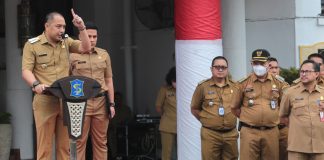 Wali Kota Eri Minta ASN Tak Pamer Kekayaan di Medsos, Ingatkan Soal Filosofi Ilmu Padi Wali Kota Eri Minta ASN Tak Pamer Kekayaan di Medsos, Ingatkan Soal Filosofi Ilmu Padi