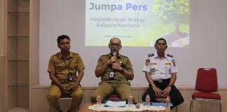 20 Jeep Willys Siap Bawa Kirab Penghargaan Adipura Kencana Keliling Jalan Protokol Surabaya 20 Jeep Willys Siap Bawa Kirab Penghargaan Adipura Kencana Keliling Jalan Protokol Surabaya