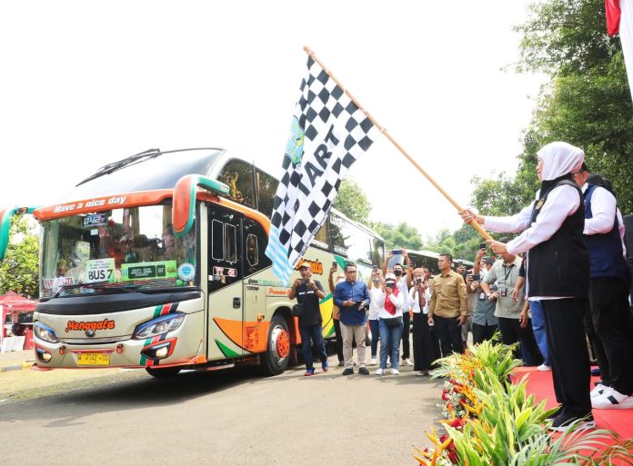 Berangkatkan 24 Bus Mudik Gratis Jakarta-Jatim, Gubernur Khofifah tegaskan Upaya Pemprov Jatim Fasilitasi Mudik Nyaman dan Berkesan