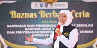 Beri Bantuan Usaha Z Chicken untuk 30 Mustahik di Kabupaten Probolinggo, Gubernur Khofifah Berharap Tingkatkan Kesejahteraan Penerima Beri Bantuan Usaha Z Chicken untuk 30 Mustahik di Kabupaten Probolinggo, Gubernur Khofifah Berharap Tingkatkan Kesejahteraan Penerima