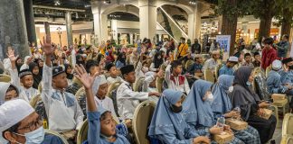 Serunya Ngabuburit serta Buka Puasa Bersama Anak Yatim Piatu dan Dhuafa Serunya Ngabuburit serta Buka Puasa Bersama Anak Yatim Piatu dan Dhuafa