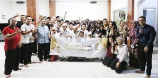 Java Paragon Hotel & Residences Melakukan Kegiatan CSR lewat Berbagi dengan Anak Yatim Java Paragon Hotel & Residences Melakukan Kegiatan CSR lewat Berbagi dengan Anak Yatim