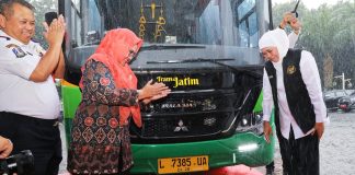 Untuk Perluas Jangkauan Layanan, Gubernur Khofifah Luncurkan Tambahan 10 Armada Bus Transjatim Koridor I Gresik-Surabaya-Sidoarjo Untuk Perluas Jangkauan Layanan, Gubernur Khofifah Luncurkan Tambahan 10 Armada Bus Transjatim Koridor I Gresik-Surabaya-Sidoarjo