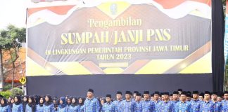 1.450 PNS Pemprov Jatim Diambil Sumpah Jabatan, Gubernur Khofifah Tekankan Pentingnya Core Values ASN 1.450 PNS Pemprov Jatim Diambil Sumpah Jabatan, Gubernur Khofifah Tekankan Pentingnya Core Values ASN