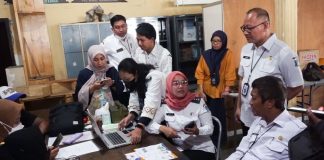 Dekatkan Pelayanan Kepada Warga, Pemkota Surabaya Buka Pengurusan IMB Kolektif di Balai RW Dekatkan Pelayanan Kepada Warga, Pemkota Surabaya Buka Pengurusan IMB Kolektif di Balai RW