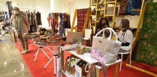 UMKM Kota Surabaya Siap Mendunia Bersama Komunal Indonesia UMKM Kota Surabaya Siap Mendunia Bersama Komunal Indonesia