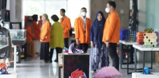 Usaha dan Kreatifitas Mahasiswa DKV UISI Untuk Memperkenalkan Program Studi kepada Masyarakat Usaha dan Kreatifitas Mahasiswa DKV UISI Untuk Memperkenalkan Program Studi kepada Masyarakat