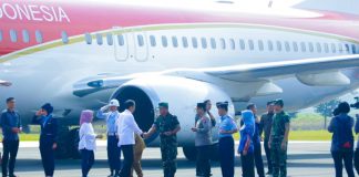Mayjen TNI Farid Makruf Sambut Kedatangan Presiden Joko Widodo Mayjen TNI Farid Makruf Sambut Kedatangan Presiden Joko Widodo