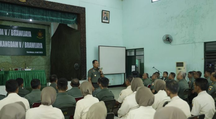 Berkunjung ke Bekangdam Brawijaya, Mayjen TNI Farid Tegaskan Soal Netralitas TNI Berkunjung ke Bekangdam Brawijaya, Mayjen TNI Farid Tegaskan Soal Netralitas TNI
