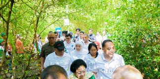 Diresmikan Presiden RI Ke-5 Megawati Soekarnoputri, Gubernur Khofifah Optimis Kebun Raya Mangrove Surabaya Ungkit Kesejahteraan Masyarakat Pesisir Diresmikan Presiden RI Ke-5 Megawati Soekarnoputri, Gubernur Khofifah Optimis Kebun Raya Mangrove Surabaya Ungkit Kesejahteraan Masyarakat Pesisir