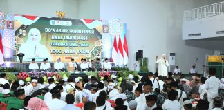 Santuni 1.000 Anak Yatim di Akhir Tahun 1444 H, Gubernur Khofifah : Wujud Ungkapan Syukur dan Mohon Keberkahan Bagi Jawa Timur Santuni 1.000 Anak Yatim di Akhir Tahun 1444 H, Gubernur Khofifah Wujud Ungkapan Syukur dan Mohon Keberkahan Bagi Jawa Timur