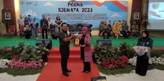 Mayjen Farid Makruf Beri Pembekalan Ratusan Mahasiswa Baru Unitomo Mayjen Farid Makruf Beri Pembekalan Ratusan Mahasiswa Baru Unitomo