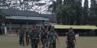 Pangdam Brawijaya Tegaskan Yonzipur 5/ABW Siap Jalankan Tugas di Perbatasan RI-Malaysia Pangdam Brawijaya Tegaskan Yonzipur 5/ABW Siap Jalankan Tugas di Perbatasan RI-Malaysia