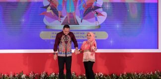 Gelar Lomba Fashion Show Antar Perangkat Daerah di SGE, Ketua Dekranasda Ajak Tunjukkan Produk UMKM Surabaya Tidak Abal-abal Gelar Lomba Fashion Show Antar Perangkat Daerah di SGE, Ketua Dekranasda : Kita Tunjukkan Produk UMKM Surabaya Tidak Abal-abal!
