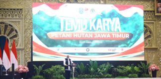 Jatim Tiga Tahun Berturut-Turut Juara Umum Lomba Wana Lestari Nasional, Gubernur Khofifah Tegaskan Itu Bukti Kerja Nyata Insan Rimbawan Lestarikan Alam Jatim Tiga Tahun Berturut-Turut Juara Umum Lomba Wana Lestari Nasional, Gubernur Khofifah Tegaskan Itu Bukti Kerja Nyata Insan Rimbawan Lestarikan Alam