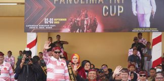 Mayjen Farid Makruf Dampingi Kedatangan Panglima TNI di Bangkalan Mayjen Farid Makruf Dampingi Kedatangan Panglima TNI di Bangkalan