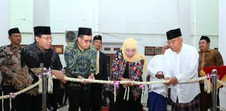 Resmikan Asrama Mahasiswa Luar Negeri UKHAC, Gubernur Khofifah : Jadi Sarana Diseminasi Keilmuan Islam Rahmatan Lil Alamin Resmikan Asrama Mahasiswa Luar Negeri UKHAC, Gubernur Khofifah : Jadi Sarana Diseminasi Keilmuan Islam Rahmatan Lil Alamin