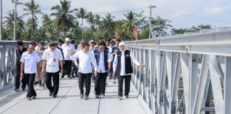 Gubernur Khofifah Resmikan Jembatan Mujur II Keloposawit Lumajang Yang Memperlancar Koneksitas Ekonomi, Pendidikan dan Sosial Kembali Pulih Gubernur Khofifah Resmikan Jembatan Mujur II Keloposawit Lumajang YangMemperlancar Koneksitas Ekonomi, Pendidikan dan Sosial Kembali Pulih