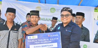 Karyawan XL Axiata Bangun Masjid dan Instalasi Air Bersih di Makassar Karyawan XL Axiata Bangun Masjid dan Instalasi Air Bersih di Makassar